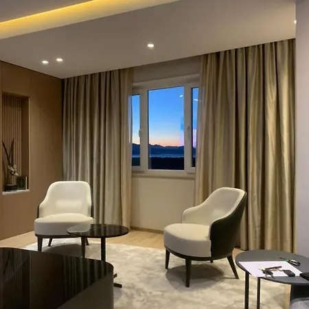 شقة Luxury View Duplex With Indoor Fireplace *